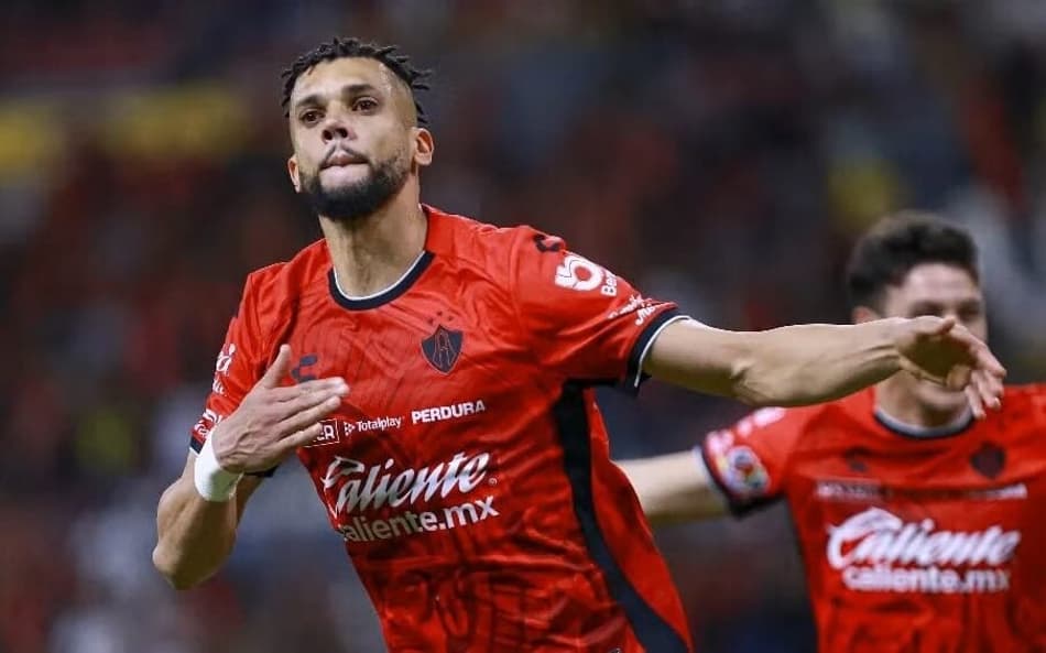 Matheus Dória, zagueiro do Atlas-MEX