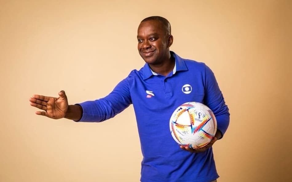 PC Oliveira bate o martelo sobre expulsão em Flamengo x Vasco