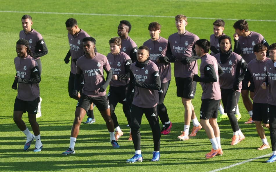 Jogadores do Real Madrid em treinamento, em Valdebebas (Foto: Pierre-Philippe Marcou/AFP)