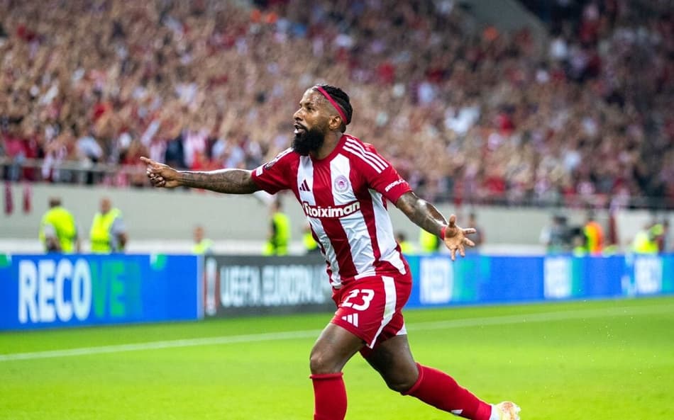 Rodinei é destaque no tme do Olympiacos (Foto: Reprodução)