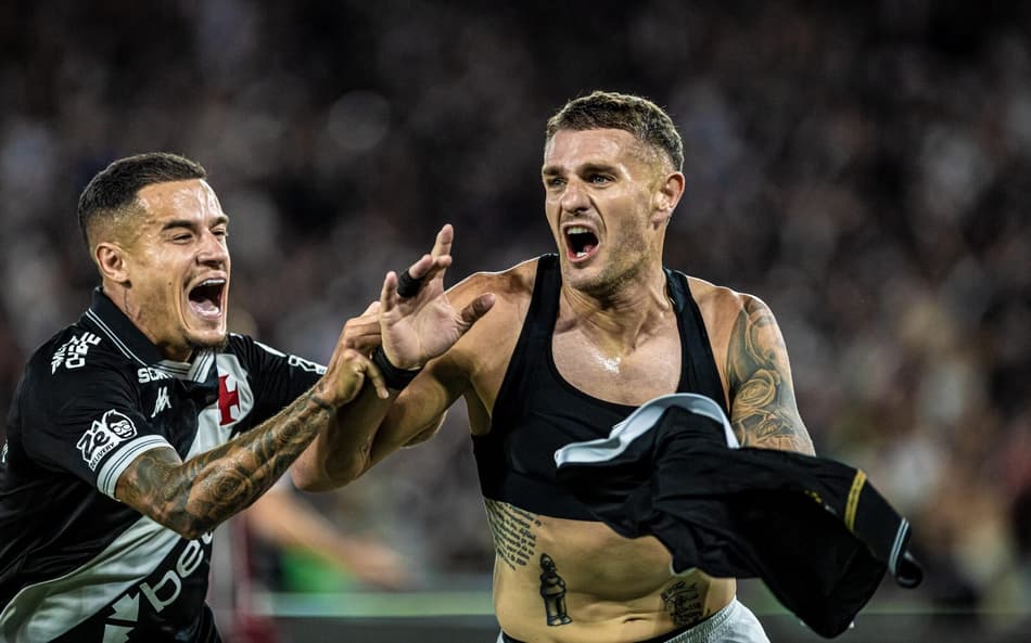 Vegetti, do Vasco, comemora seu contra o Fluminense pela Copa do Brasil