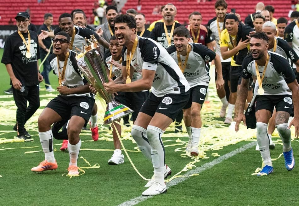 Corinthians ganha fôlego e mostra bons sinais em título da Supercopa