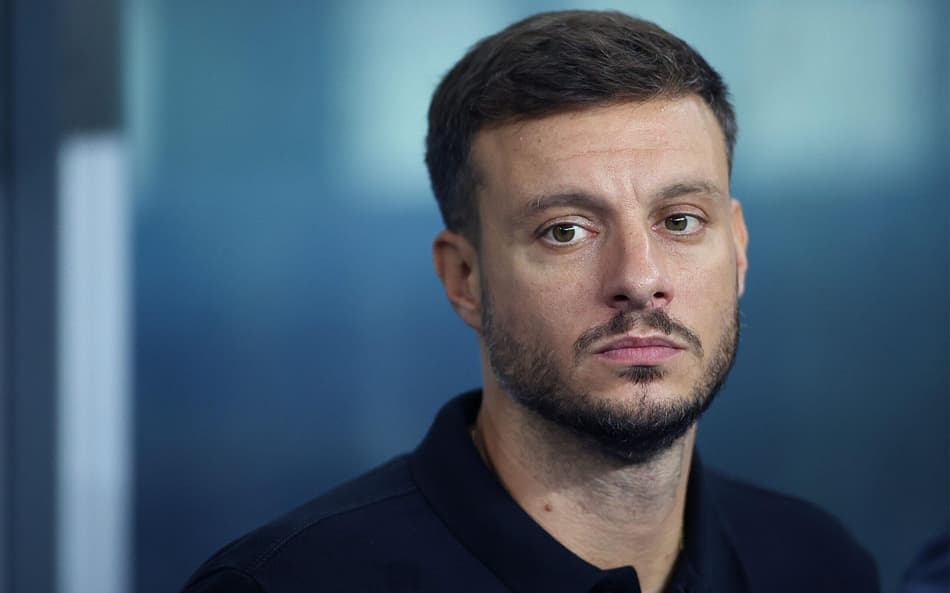 Martín Anselmi tenta implementar nova ideia no Botafogo (Foto: Edu Andrade/Fatopress/GazetaPress)