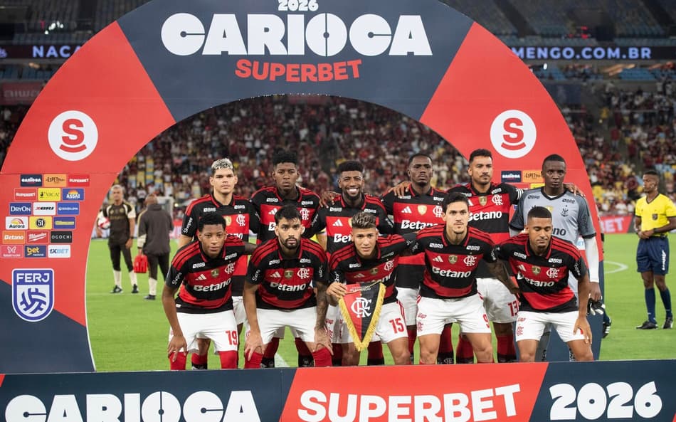 Time do Flamengo perfilado antes de decisão no Carioca (Foto: DELMIRO DOS SANTOS JUNIOR/MOCHILA PRESS)