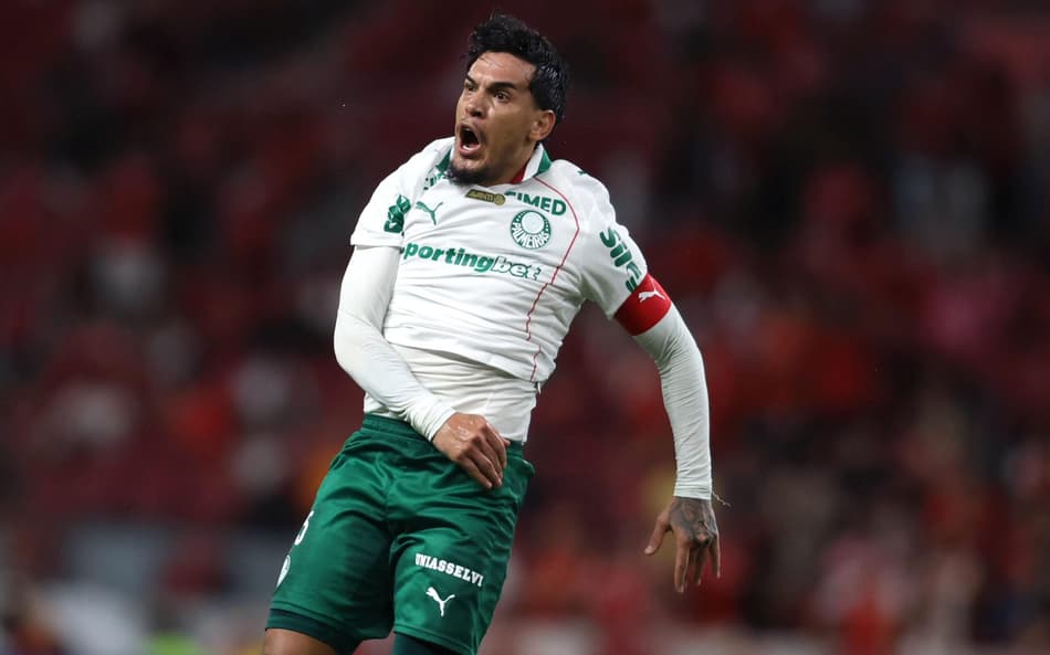 Gustavo Gómez abriu o placar em Internacional x Palmeiras (Foto: EDU ANDRADE/Fatopress/Gazeta Press)