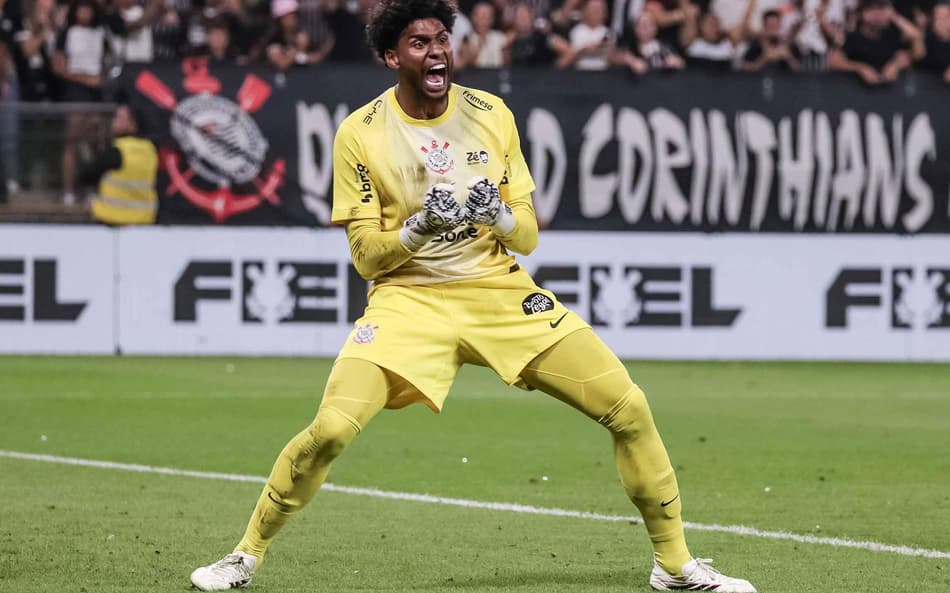 Hugo Souza pode fazer história pelo Corinthians (Foto: Caio De Sousa/Pera Photo Press/Gazeta Press)