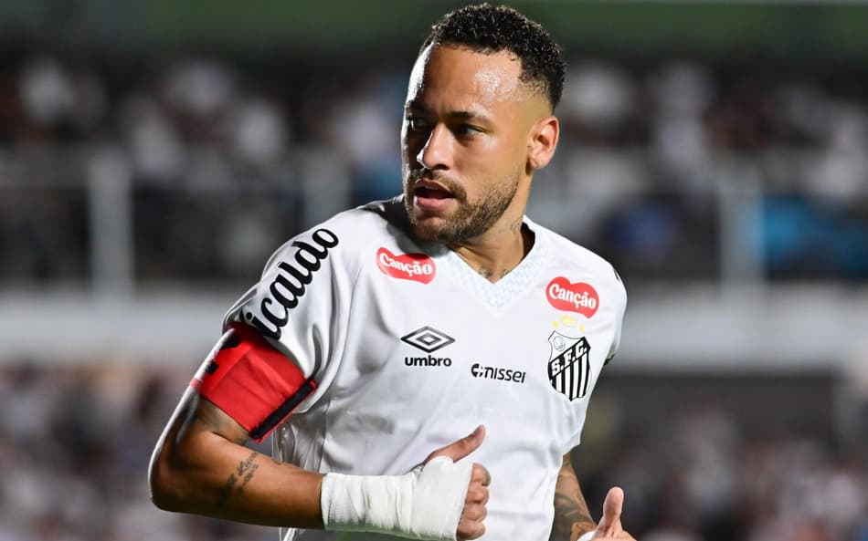 Neymar retorna ao Santos depois de dez jogos e faz a estreia na temporada. (Foto: Jota Erre/ Agif/Gazeta Press)