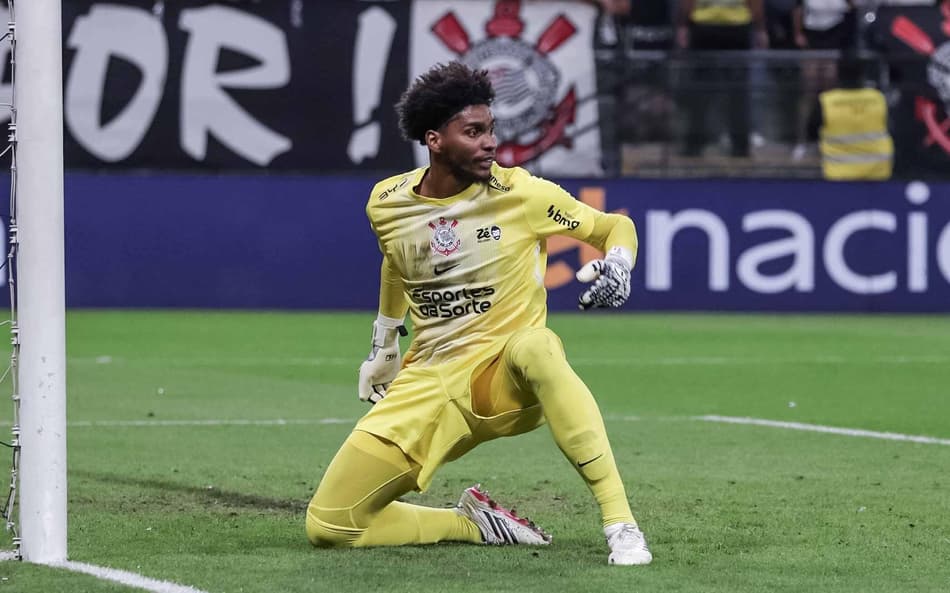 Hugo Souza completou 100 jogos pelo Corinthians (Foto: Caio De Sousa/Pera Photo Press/Gazeta Press)