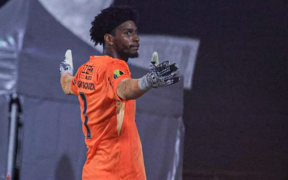 Hugo Souza, goleiro do Corinthians (Foto: Everton Okubo/Agência F8/Gazeta Press)