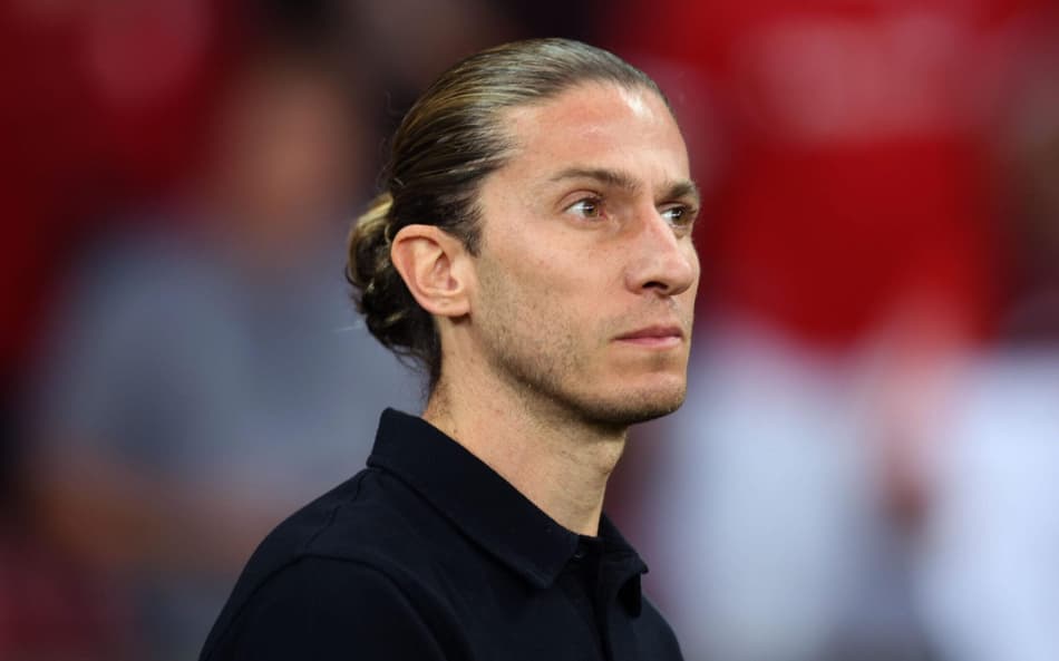 Filipe Luís comanda o Flamengo contra o Lanús (Foto: EDU ANDRADE/Fatopress/Gazeta Press)