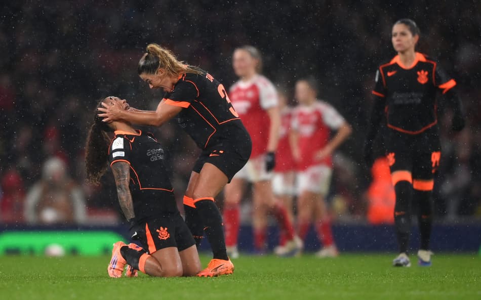 LONDON, ENGLAND - FEBRUARY 01: Gisela Robledo and Tamires of SC Corinthians celebrate after being rewarded a penalty during the FIFA Women's Champions Cup 2026 Final match between Arsenal Women FC and SC Corinthians at Arsenal Stadium on February 01, 2026 in London, England. (Photo by Harriet Lander - FIFA/FIFA via Getty Images)