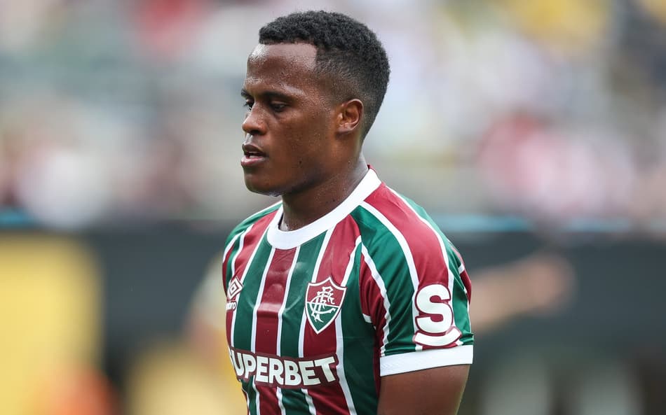 Arias com a camisa do Fluminense (Foto: Marcelo Gonçalves/Fluminense FC)