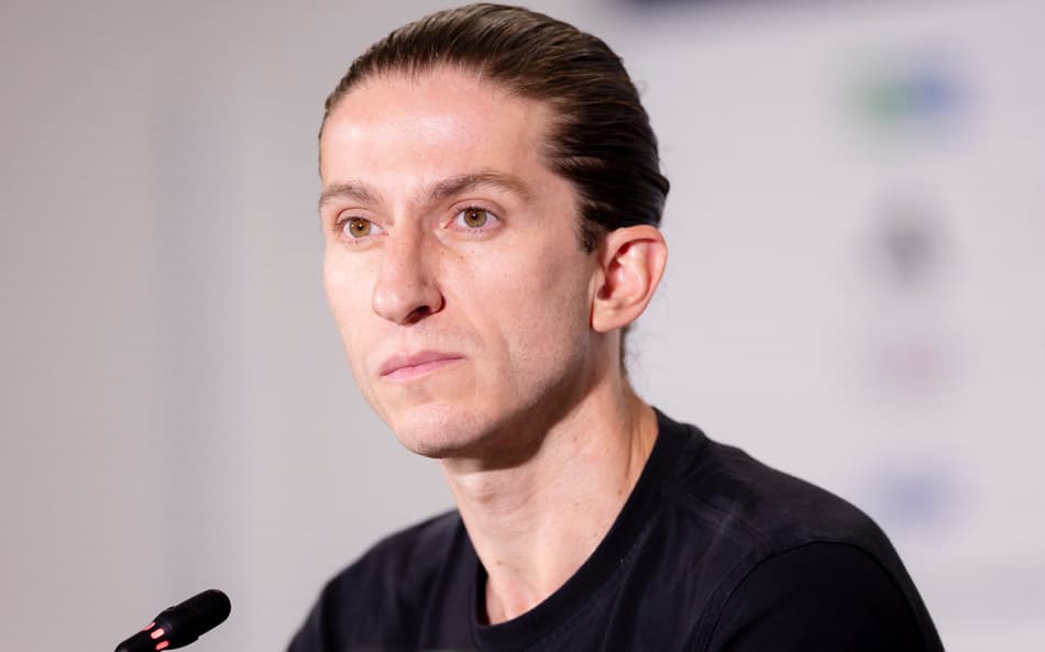 Filipe Luís pode comandar o Flamengo contra o Vasco