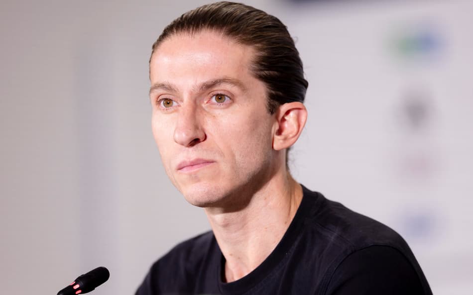 Filipe Luís pode comandar o Flamengo contra o Vasco