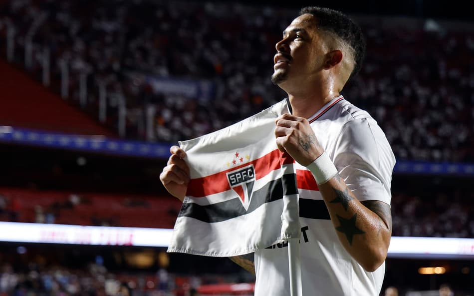 Luciano marcou o gol de empate do São Paulo (Foto: Rubens Chiri e Paulo Pinto/Saopaulofc.net)