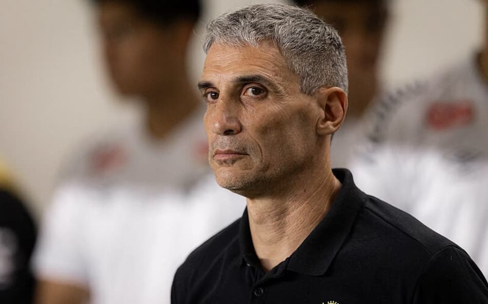 Vojvoda tem 26 jogos no comando do Santos. (Foto: Raul Baretta/ Santos FC)