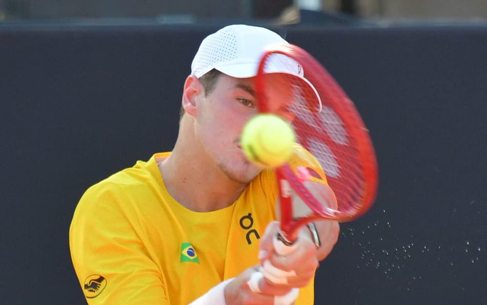 João Fonseca em treino no Rio Open (Foto: João Pires/Fotojump)