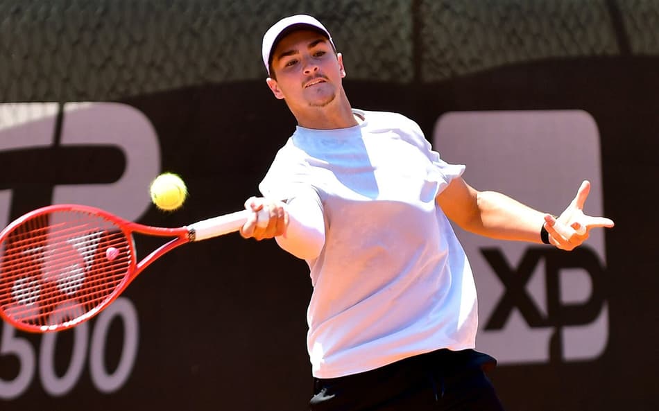 João Fonseca no treino neste domingo no Rio Open (Foto: João Pires/Fotojump)