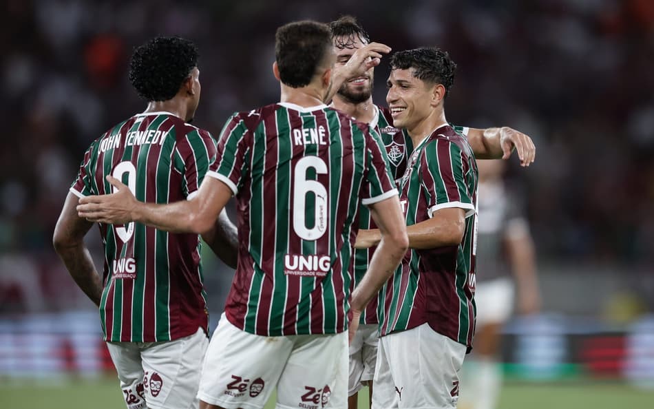 Jogadores do Fluminense comemoram gol de Savarino (Foto: Marcelo Gonçalves/ Fluminense FC)