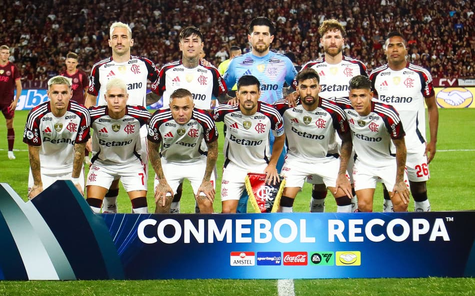 Jogadores durante jogo contra o Lanús (Foto: Divulgação/Flamengo)