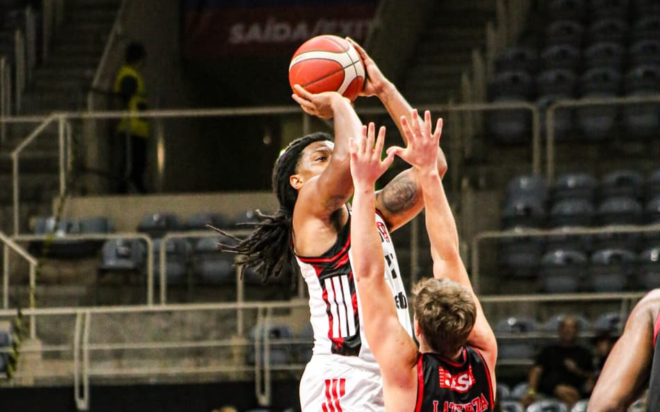 Flamengo vence Franca no NBB (Foto: Juliana Nascimento/ CRF)