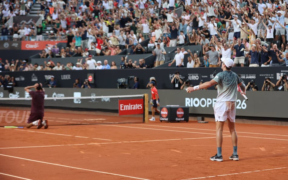 A emoção de João Fonseca e Marcelo Melo com o título do Rio Open (Foto: João Pires/Fotojump)