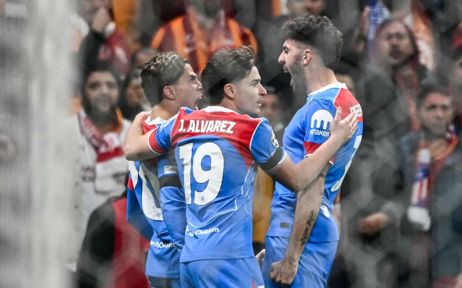 Giuliano Simeone comemora gol do Atlético de Madrid contra o Galatasaray (Foto: OZAN KOSE / AFP)