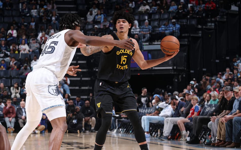 Gui Santos na partida contra o Memphis Grizzlies (Foto: JOE MURPHY / NBAE / Getty Images / Getty Images via AFP)
