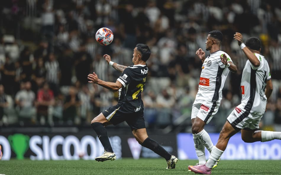 Atlético-MG sai na frente mas cede empate ao Athletic na Arena MRV