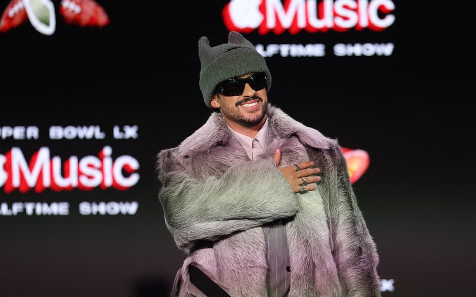 Quem é Bad Bunny, atração do Show do Intervalo do Super Bowl LX?