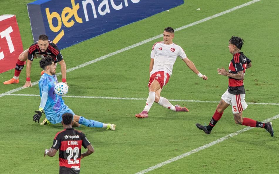 Borré marca em Flamengo x Internacional