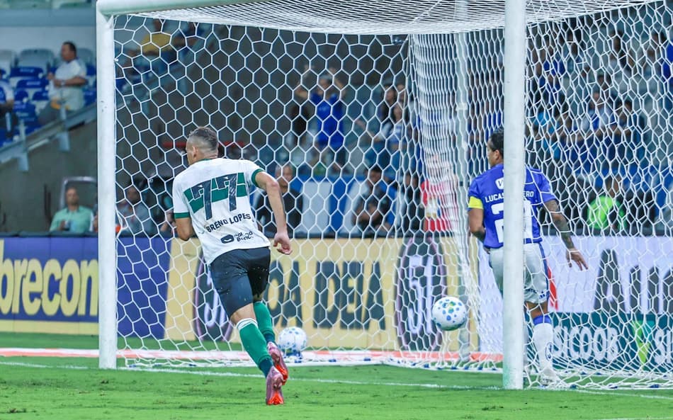Breno Lopes gol comemoração Cruzeiro Coritiba Campeonato Brasileiro 2026