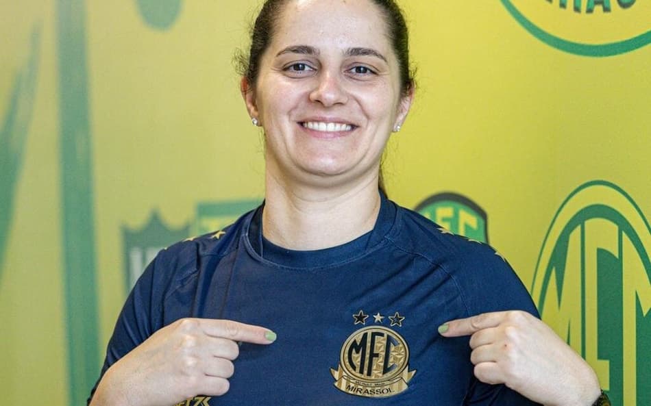 Primeira treinadora da história do Mirassol feminino quer identidade forte nas Leoas Paulistas