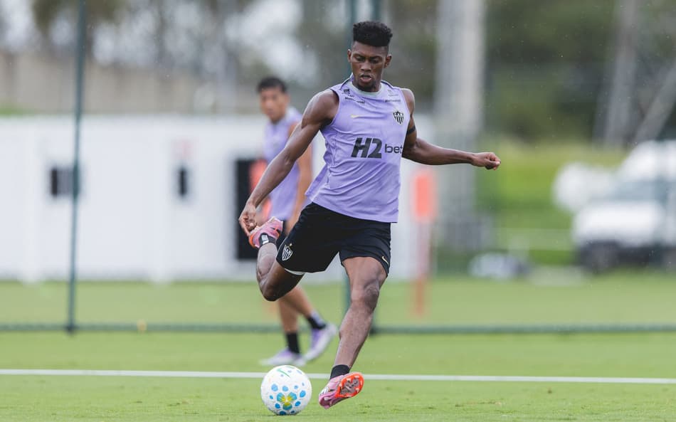 Cassierra em treino pelo Atlético (Foto: Pedro Souza / Atlético)
