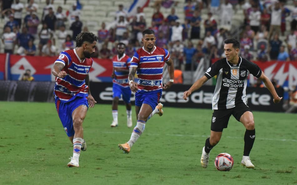 Partida entre Ceará e Fortaleza, pelo Campeonato Cearense (Foto: Caio Rocha/O Fotografico/Gazeta Press)