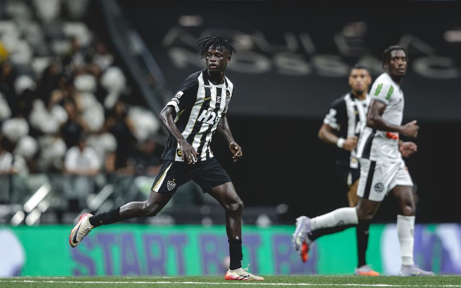 Cissé em estreia como profissional (Foto: Pedro Souza / Atlético)