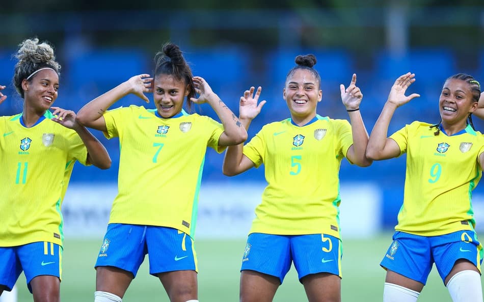 Dudinha, Gisele, Nayara e Carioca comemoram gol do Brasil na estreia do Sul-Americano Feminino Sub-20 Créditos: Staff Images / CBF