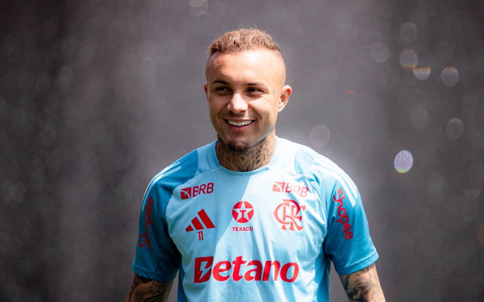 Torcedores do Fluminense pediram Cebolinha (Foto: Adriano Fontes/Flamengo)