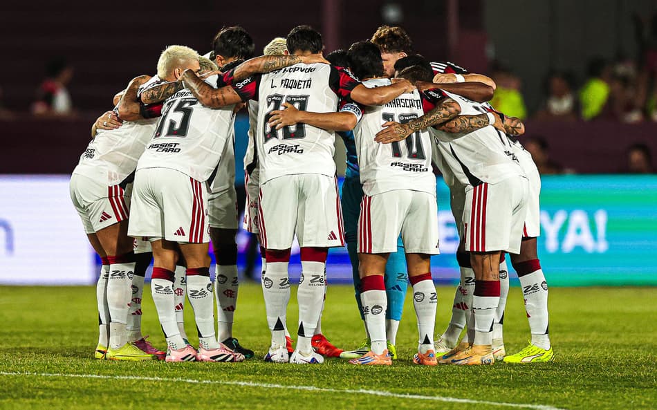 Equipe do Flamengo reunida no jogo de ida da Recopa, contra o Lanús (Foto: GiGilvan de Souza/Flamengo)