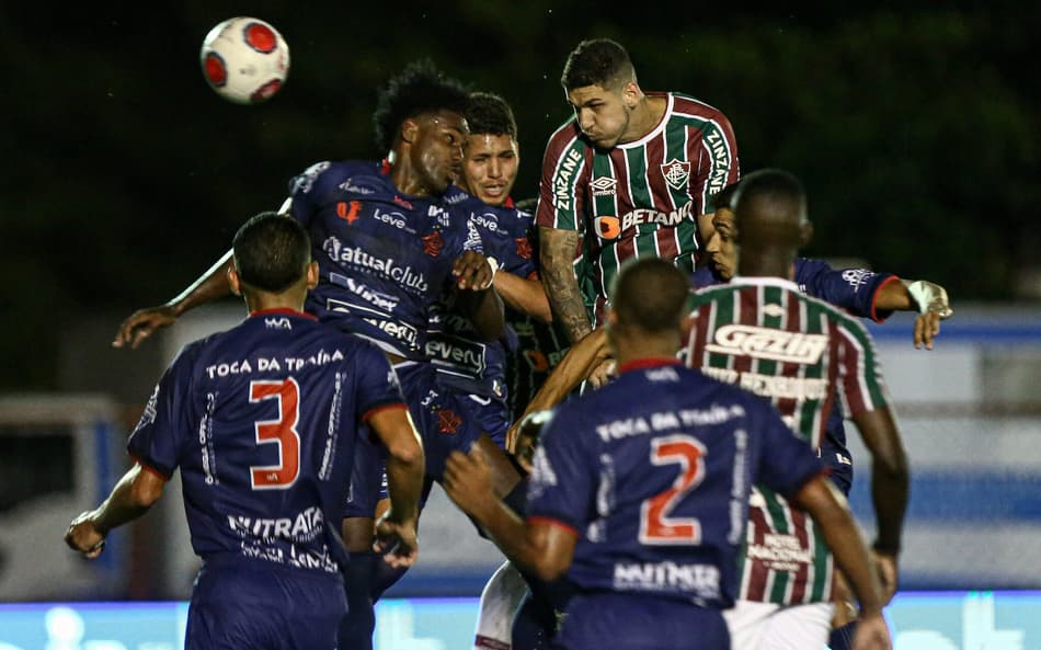 Fluminense e Bangu em duelo pelo Carioca de 2022 (Foto: Lucas Merçon/FFC)