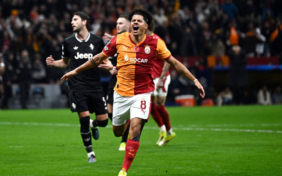 Gabriel Sara celebra gol do Galatasaray sobre a Juventus, pela Champions League