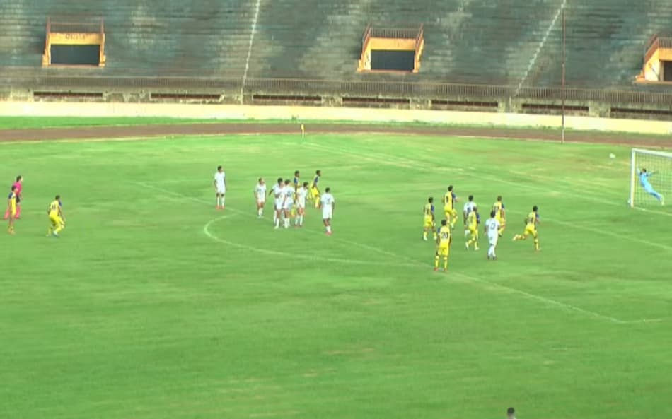 Gol de falta de Denilton, do Dourados, para empatar contra o Operário-MS (Foto: Lance!TV)