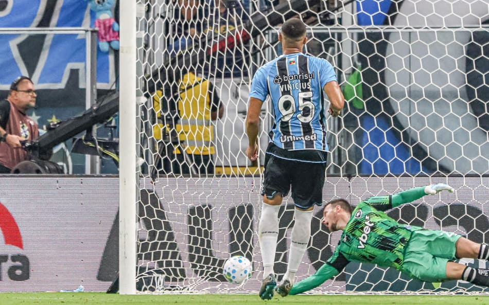 Grêmio goleia o Botafogo na segunda rodada do Campeonato Brasileiro