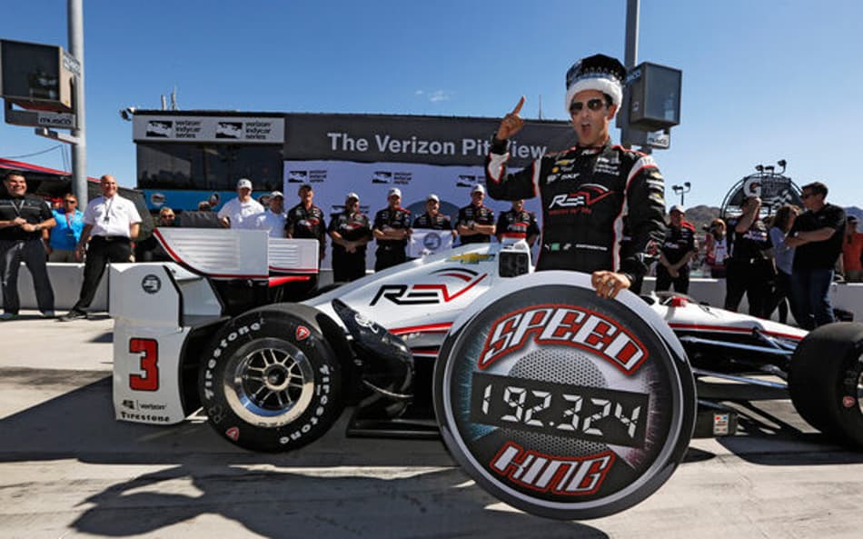 Helio Castroneves com a pole em Phoenix em 2016 (Foto: Steve Shope/ Penske Racing)