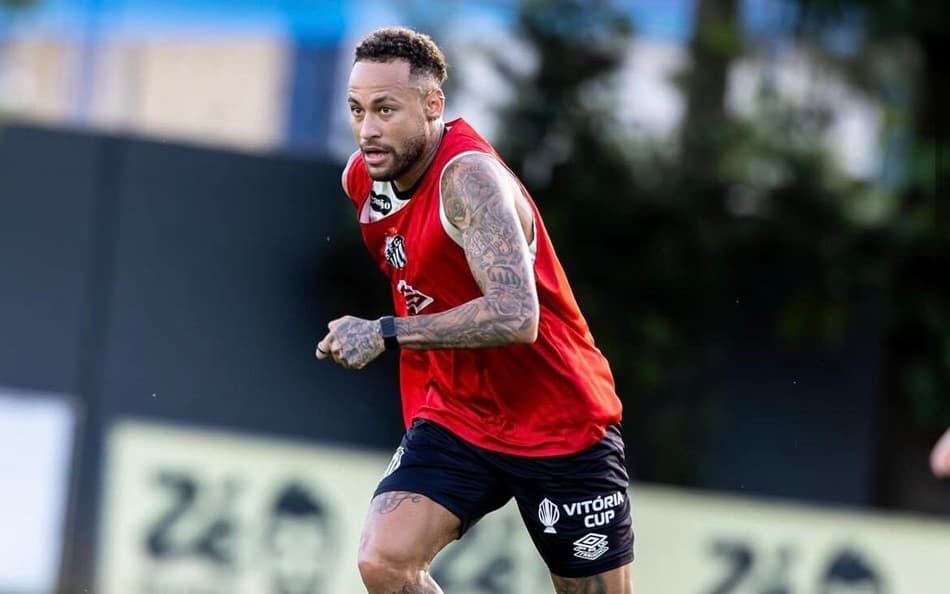 Neymar durante treinamento do Santos