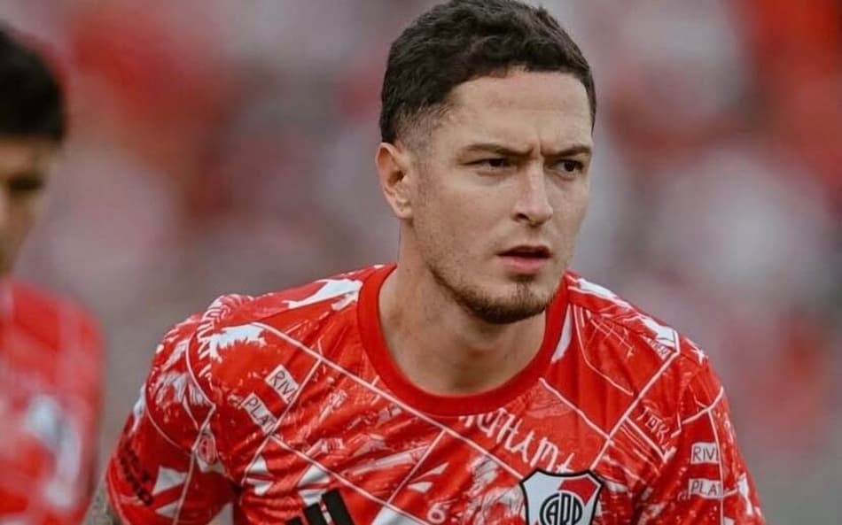 Aníbal Moreno com a camisa do River Plate (Foto: Reprodução Instagram Aníbal)