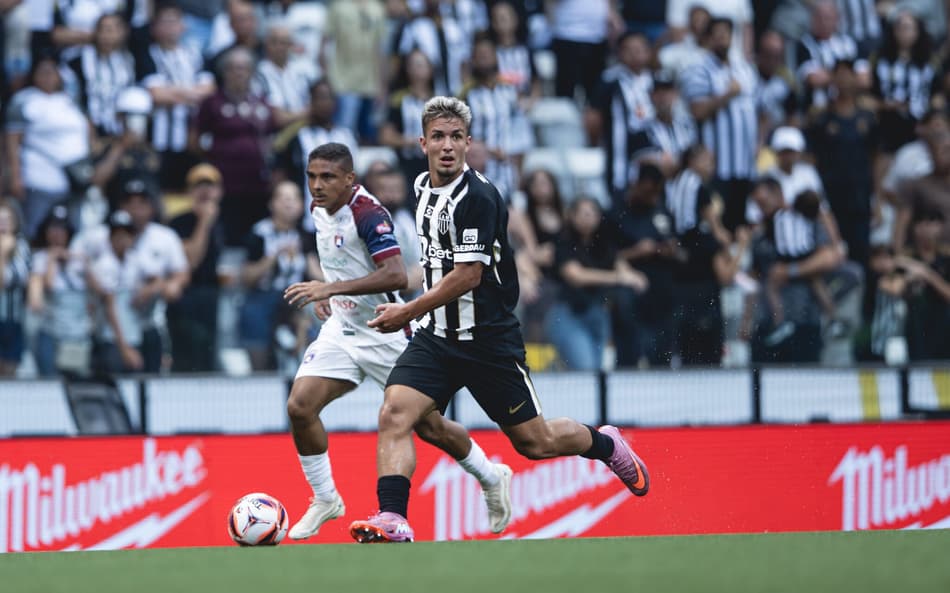 Iseppe pelo Atlético (Foto: Pedro Souza / Atlético)