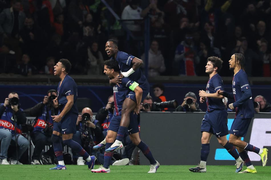 Jogadores comemorando o gol de Marquinhos, do PSG, na Champions League (Foto: Thomas Samson/AFP)