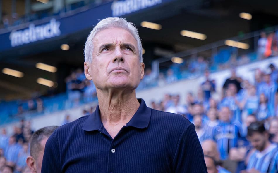 Luis Castro, treinador do Grêmio e ex-treinador do Botafogo (Foto: Maxi Franzoi/AGIF/GazetaPress)