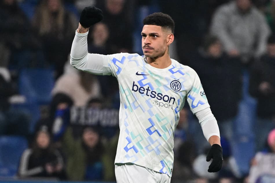 Luiz Henrique, ex-Botafogo, comemorando gol pela Inter de Milão (Foto: Piero Cruciatti/AFP)